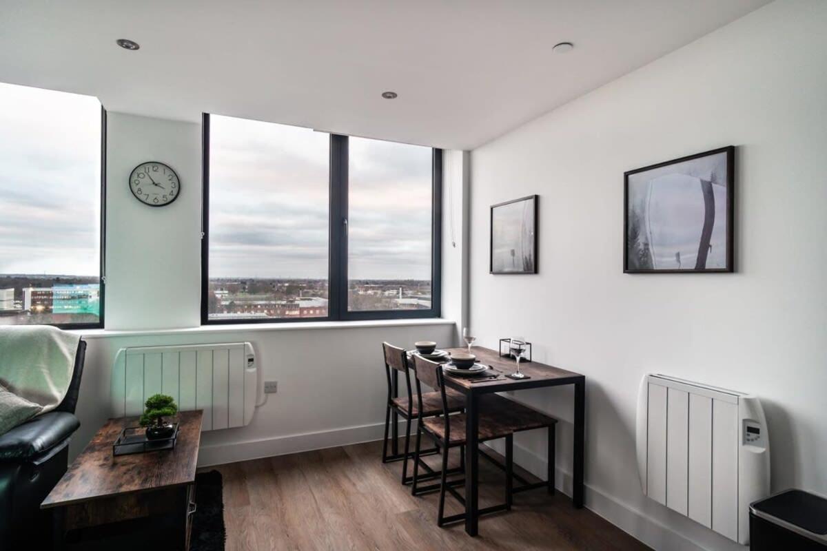 Stayzeni, Alexandra Rise Manchester Cosy 1Br Flat Exterior foto